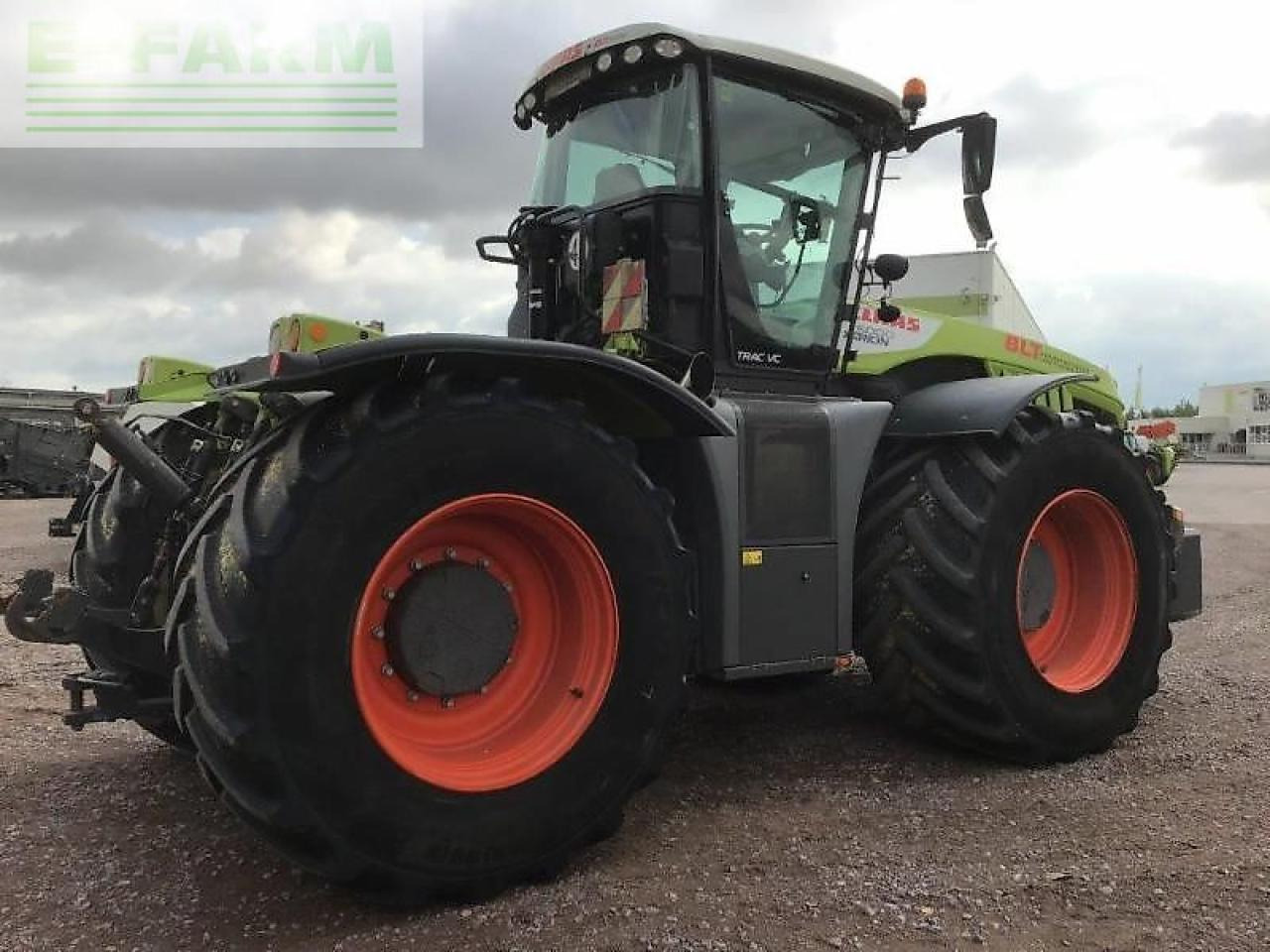 CLAAS xerion 5000 trac TRAC - Traktor: slika 4 CLAAS xerion 5000 trac TRAC - Traktor: slika 4
