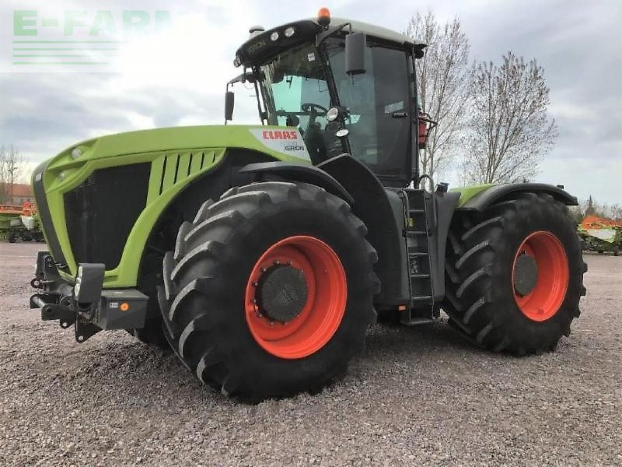 CLAAS xerion 5000 trac vc TRAC VC - Traktor: slika 1 CLAAS xerion 5000 trac vc TRAC VC - Traktor: slika 1