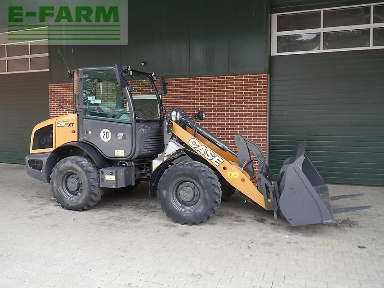 Case-IH 21f xt - Mini bager: slika 1 Case-IH 21f xt - Mini bager: slika 1