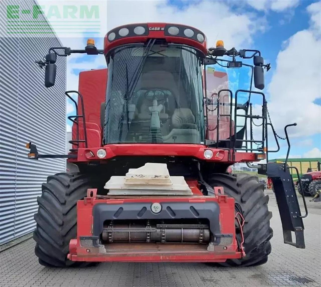 Case-IH 8010 med 30 fods skærebord - Kombinovani kombajn: slika 4 Case-IH 8010 med 30 fods skærebord - Kombinovani kombajn: slika 4