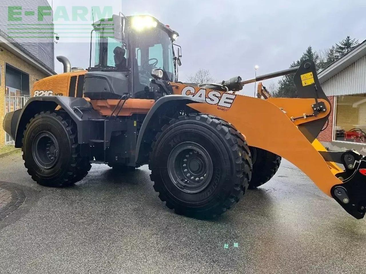 Case-IH 821 g xr - Mini bager: slika 5 Case-IH 821 g xr - Mini bager: slika 5