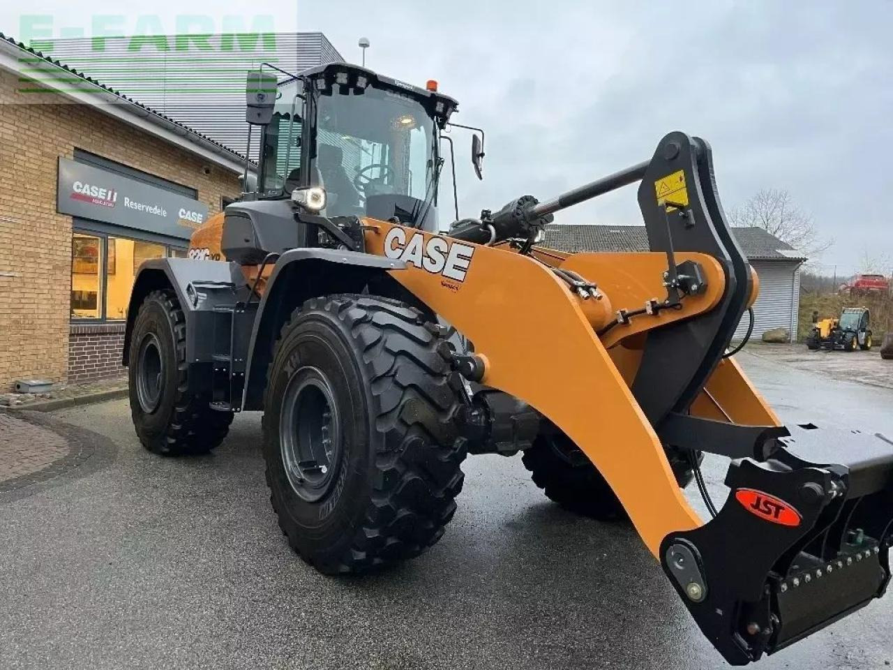 Case-IH 821 g xr - Mini bager: slika 1 Case-IH 821 g xr - Mini bager: slika 1