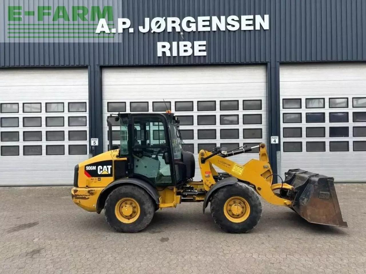 Caterpillar 906 m - Mini bager: slika 1 Caterpillar 906 m - Mini bager: slika 1