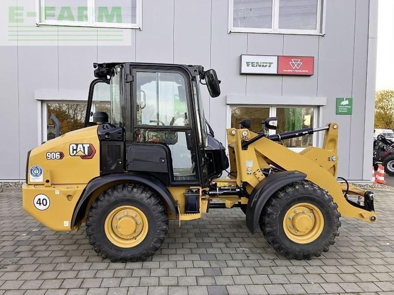Caterpillar cat 906-14a - Mini bager: slika 2 Caterpillar cat 906-14a - Mini bager: slika 2