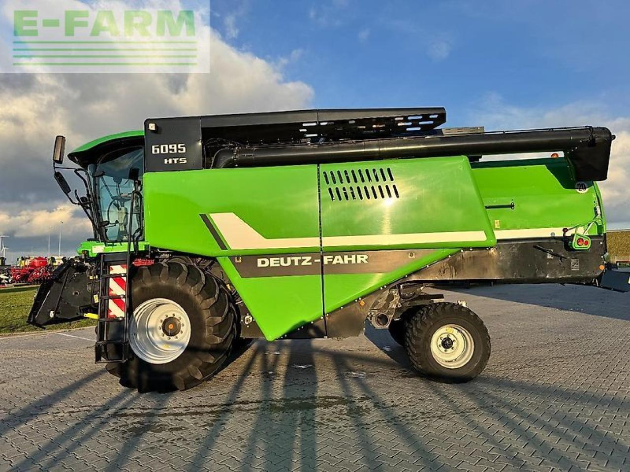 Deutz-Fahr 6095 - Kombinovani kombajn: slika 4 Deutz-Fahr 6095 - Kombinovani kombajn: slika 4