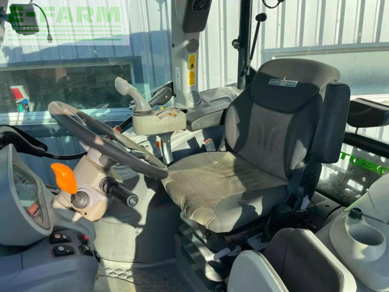 Deutz-Fahr tracteur agricole serie6ttvagrotron 6120 ttv (c) d - Traktor: slika 4 Deutz-Fahr tracteur agricole serie6ttvagrotron 6120 ttv (c) d - Traktor: slika 4