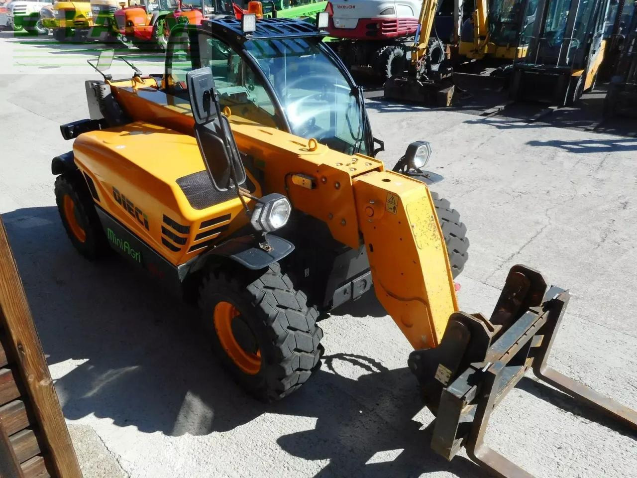 Dieci 26.6 mini agri ( 2,6t + 5,7m ) - Teleskopski upravljač: slika 5 Dieci 26.6 mini agri ( 2,6t + 5,7m ) - Teleskopski upravljač: slika 5