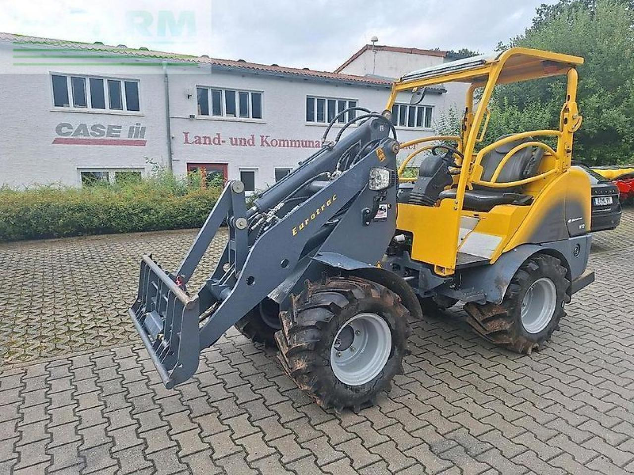 Eurotrac w12s-2 hoflader radlader lader euroaufnahme 820/w12s - Mini bager: slika 1 Eurotrac w12s-2 hoflader radlader lader euroaufnahme 820/w12s - Mini bager: slika 1