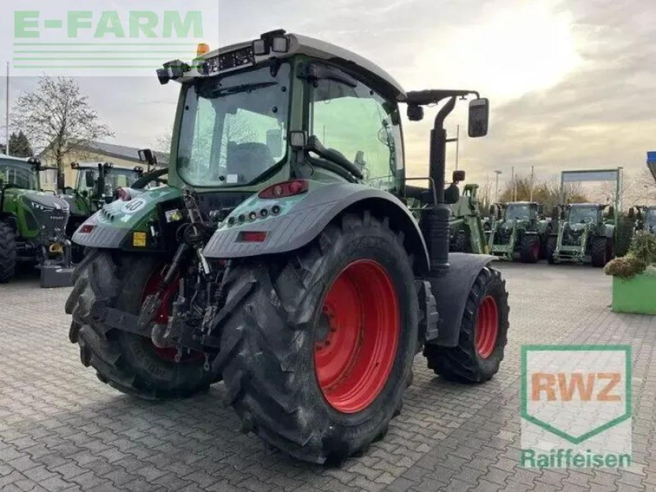 Fendt 313 s4 profi mit frontlader - Traktor: slika 5 Fendt 313 s4 profi mit frontlader - Traktor: slika 5