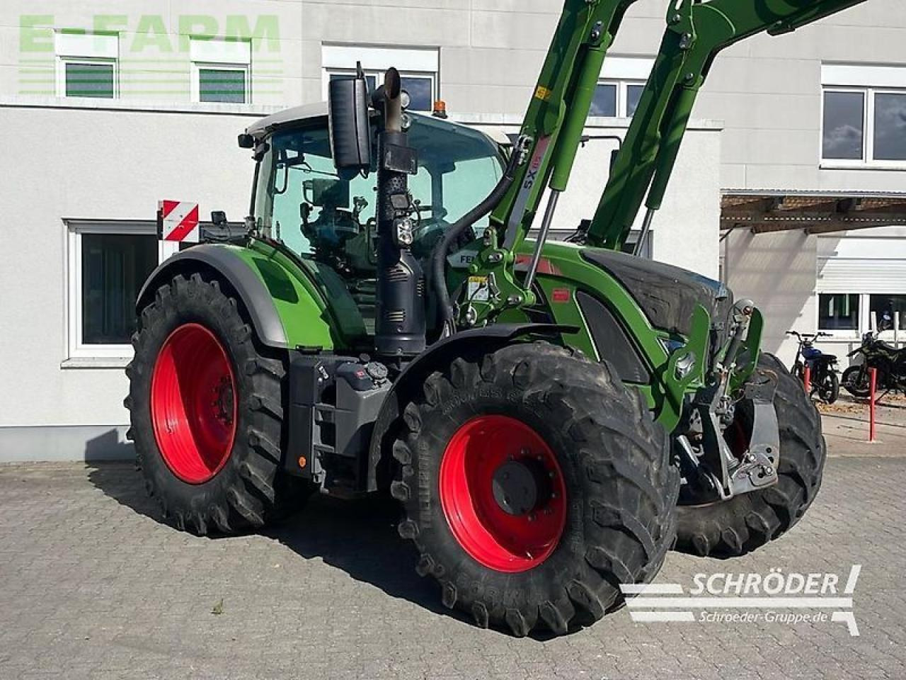 Fendt 720 vario s4 profi plus ProfiPlus - Traktor: slika 1 Fendt 720 vario s4 profi plus ProfiPlus - Traktor: slika 1