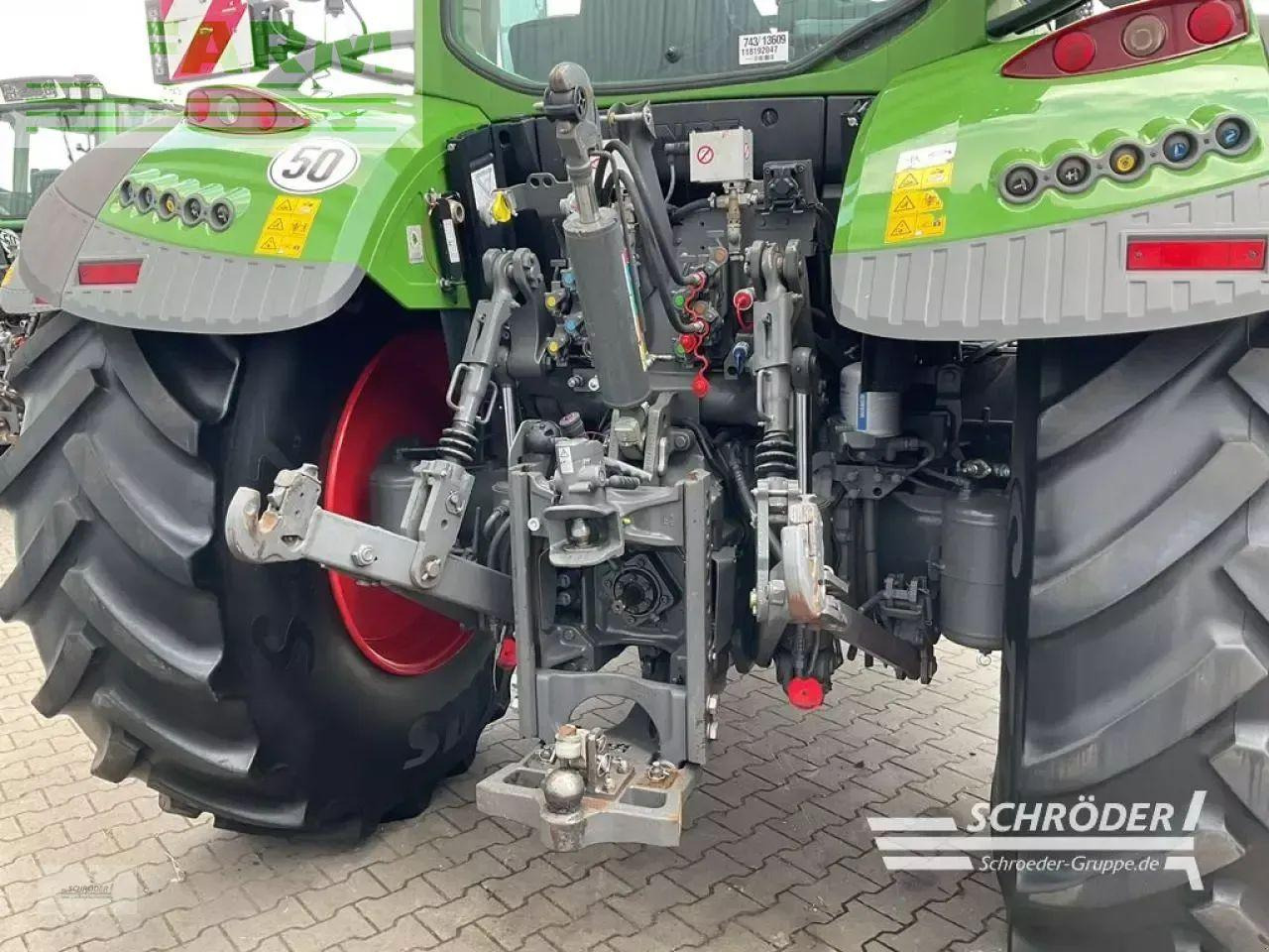 Fendt 724 vario s4 profi plus ProfiPlus - Traktor: slika 4 Fendt 724 vario s4 profi plus ProfiPlus - Traktor: slika 4