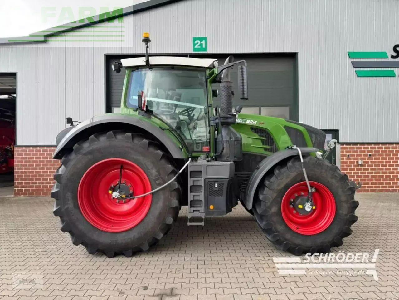 Fendt 824 vario s4 profi plus ProfiPlus - Traktor: slika 2 Fendt 824 vario s4 profi plus ProfiPlus - Traktor: slika 2