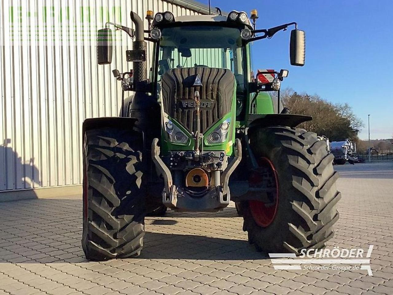 Fendt 824 vario s4 profi plus ProfiPlus - Traktor: slika 3 Fendt 824 vario s4 profi plus ProfiPlus - Traktor: slika 3