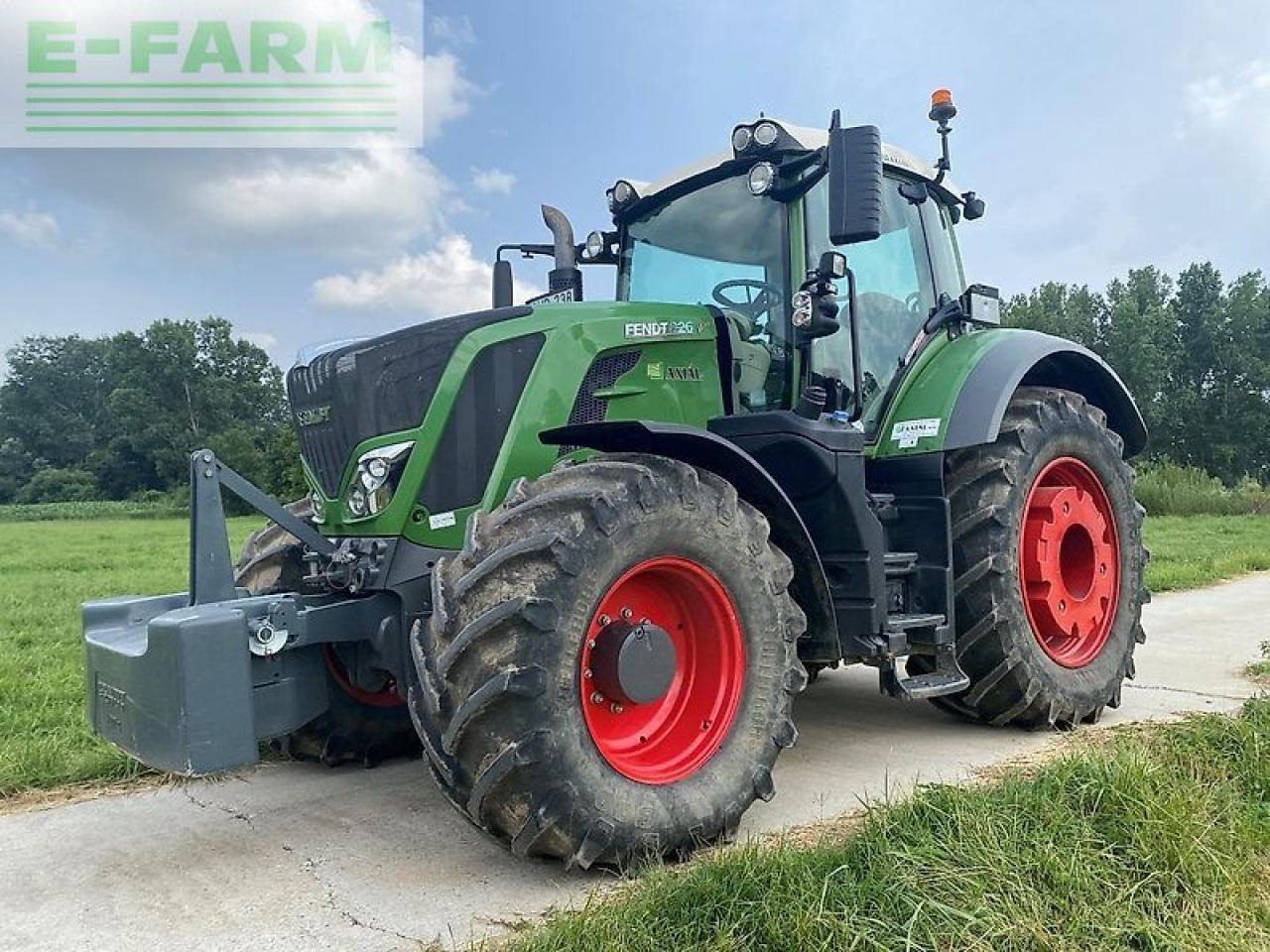 Fendt 826 vario profi plus ProfiPlus - Traktor: slika 1 Fendt 826 vario profi plus ProfiPlus - Traktor: slika 1