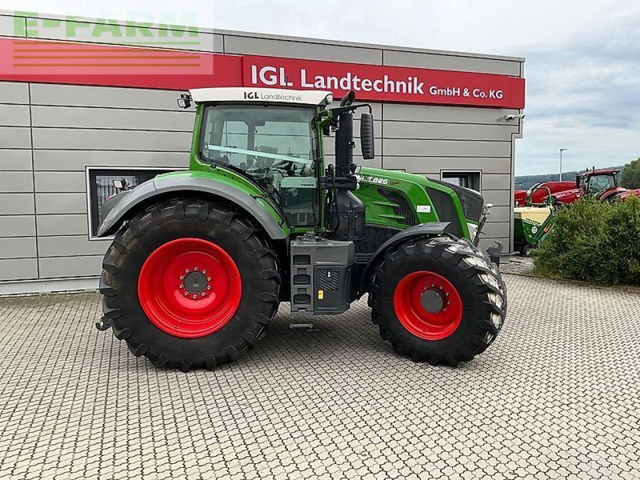 Fendt 826 vario s4"motor neu" profi plus ProfiPlus - Traktor: slika 2 Fendt 826 vario s4"motor neu" profi plus ProfiPlus - Traktor: slika 2
