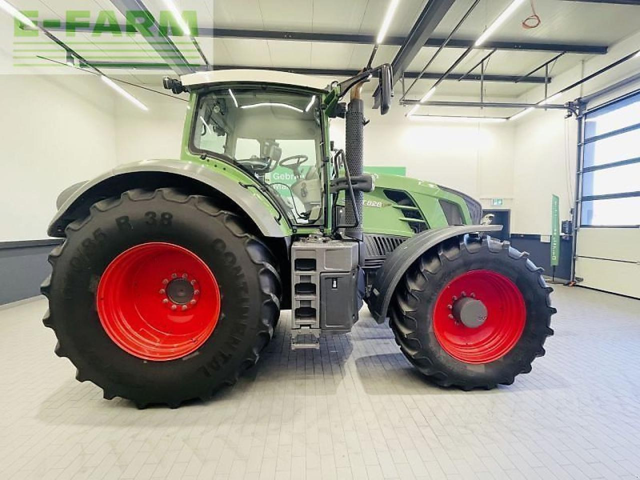 Fendt 828 vario scr profi Profi - Traktor: slika 4 Fendt 828 vario scr profi Profi - Traktor: slika 4