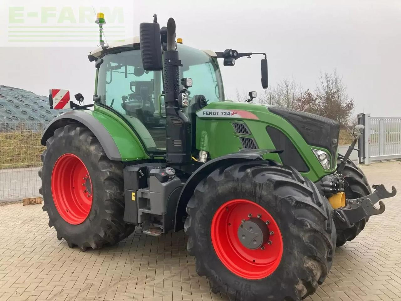 Fendt fendt 724 s4 profi+ - Traktor: slika 1 Fendt fendt 724 s4 profi+ - Traktor: slika 1