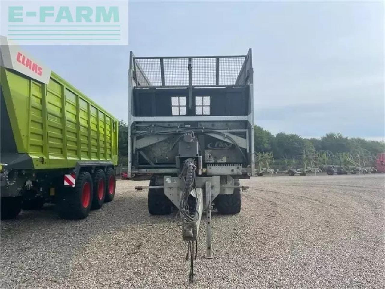 Fliegl asw 393 58 m3 - Traktorska prikolica za farmu/ Kiper: slika 4 Fliegl asw 393 58 m3 - Traktorska prikolica za farmu/ Kiper: slika 4