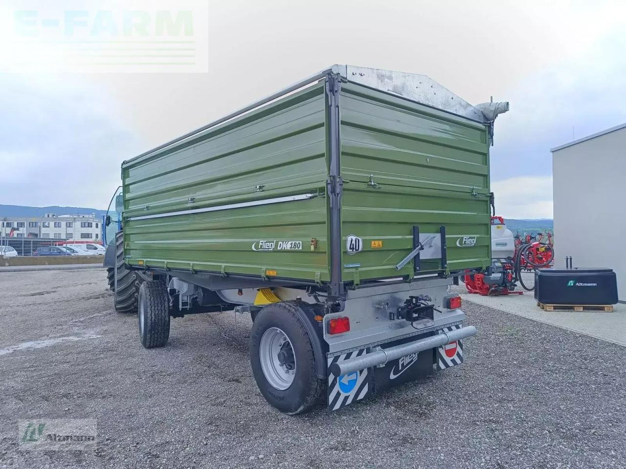 Fliegl dk180 maxum fox - Traktorska prikolica za farmu/ Kiper: slika 2 Fliegl dk180 maxum fox - Traktorska prikolica za farmu/ Kiper: slika 2