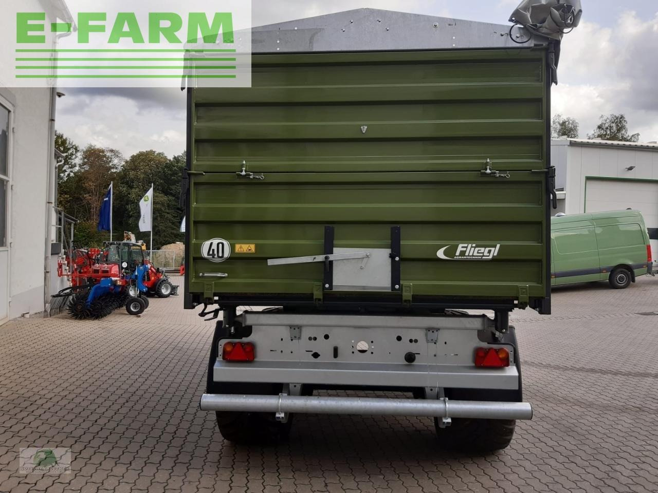 Fliegl tdk 160-88 - Traktorska prikolica za farmu/ Kiper: slika 4 Fliegl tdk 160-88 - Traktorska prikolica za farmu/ Kiper: slika 4