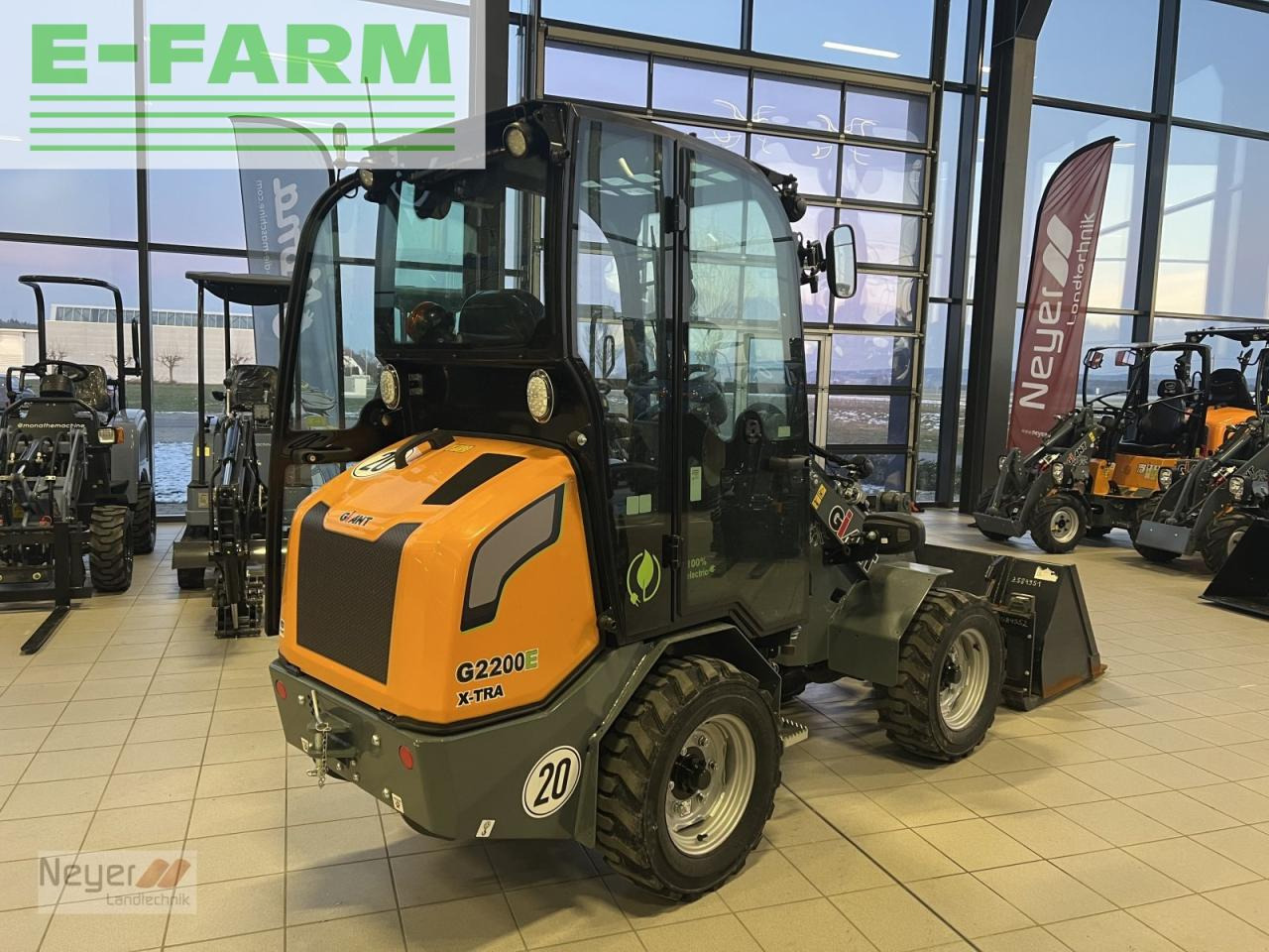 Giant elektro g2200e x-tra - Mini bager: slika 2 Giant elektro g2200e x-tra - Mini bager: slika 2