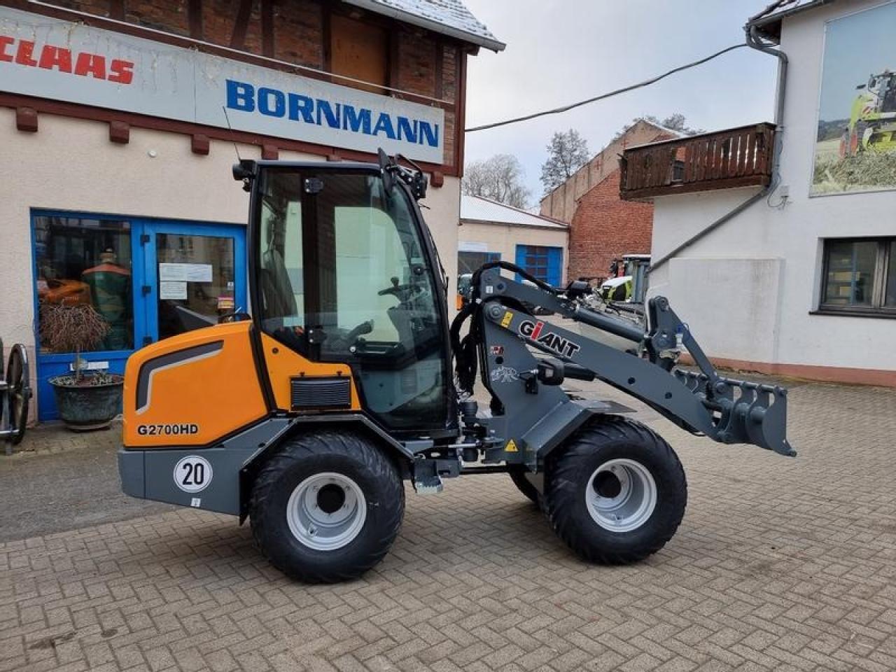 Giant g 2700 hd mit kabine und euro aufnamhe - Utovarivač točkaš: slika 2 Giant g 2700 hd mit kabine und euro aufnamhe - Utovarivač točkaš: slika 2