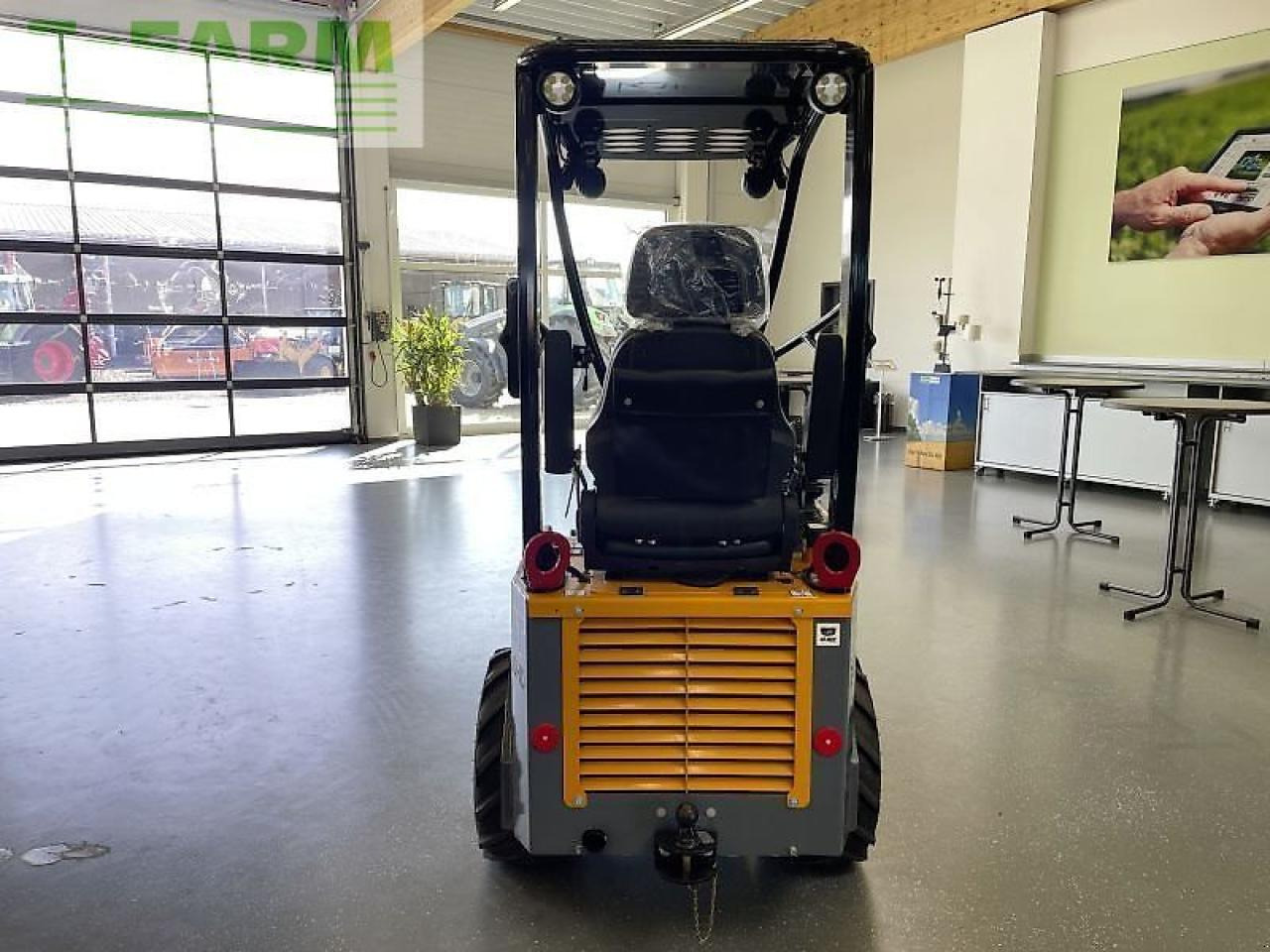 Giant g1200 hd - Mini bager: slika 5 Giant g1200 hd - Mini bager: slika 5