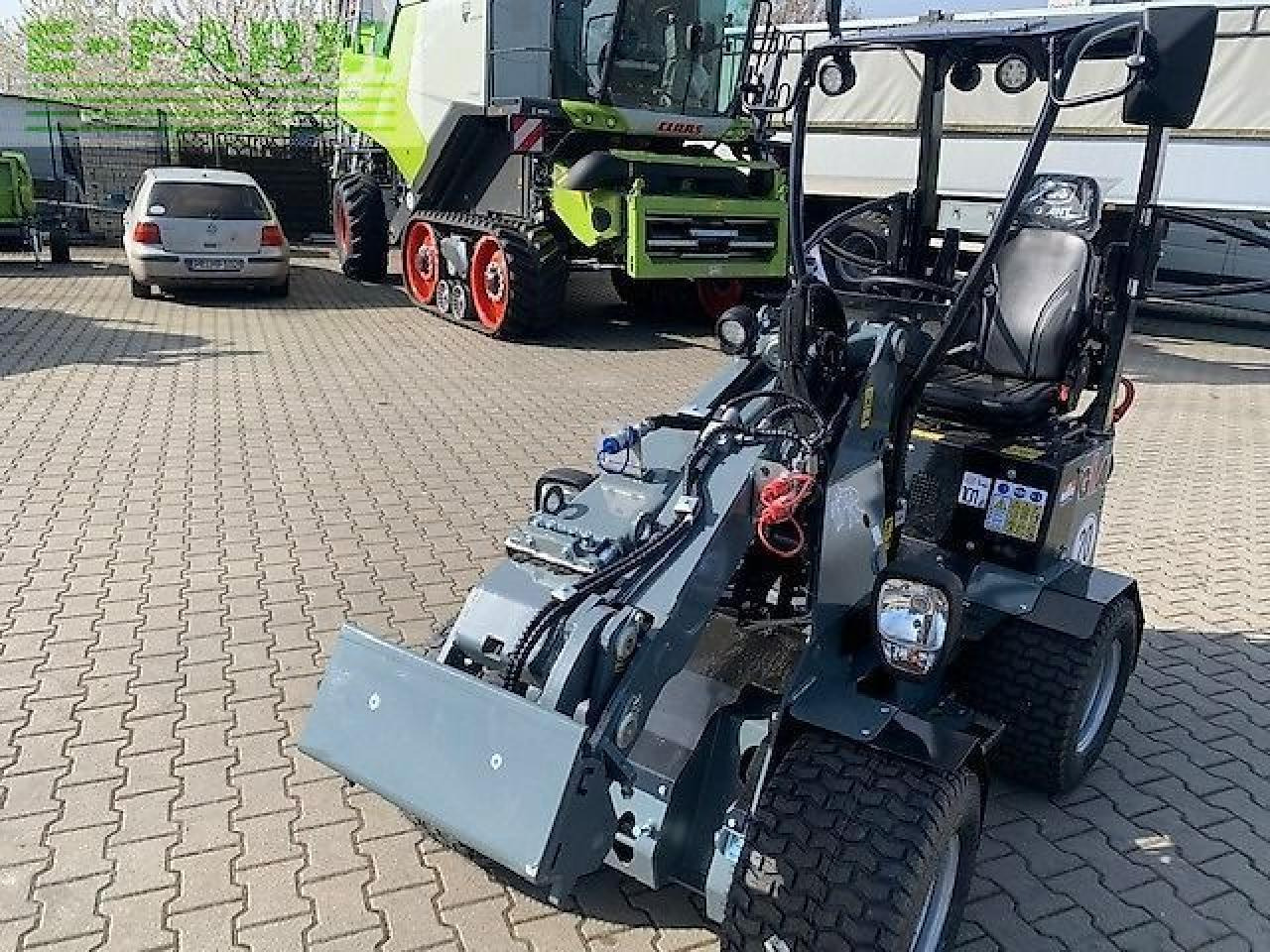 Giant g1200 tele - Mini bager: slika 5 Giant g1200 tele - Mini bager: slika 5