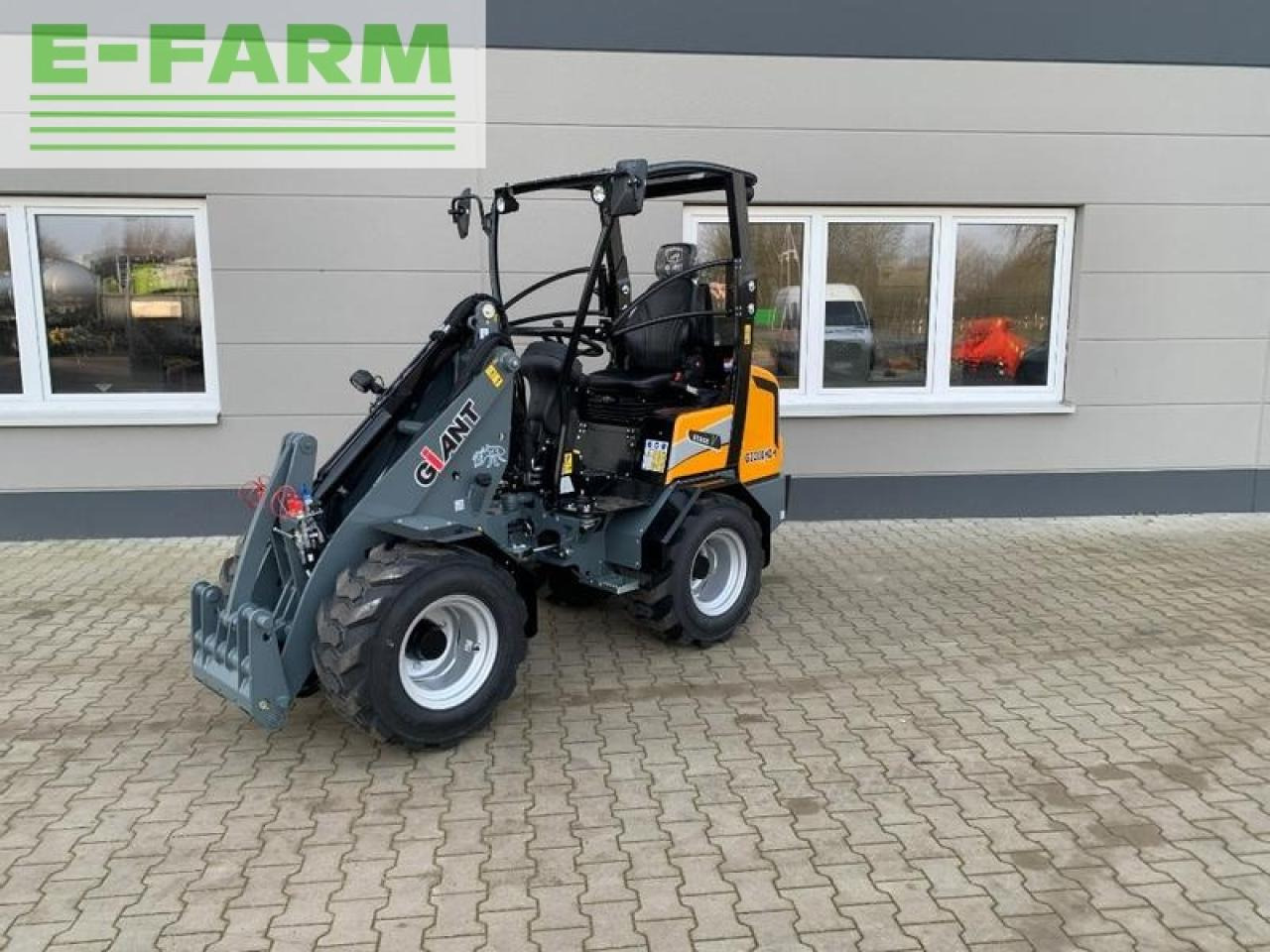 Giant g2200 hd+ - Utovarivač točkaš: slika 1 Giant g2200 hd+ - Utovarivač točkaš: slika 1