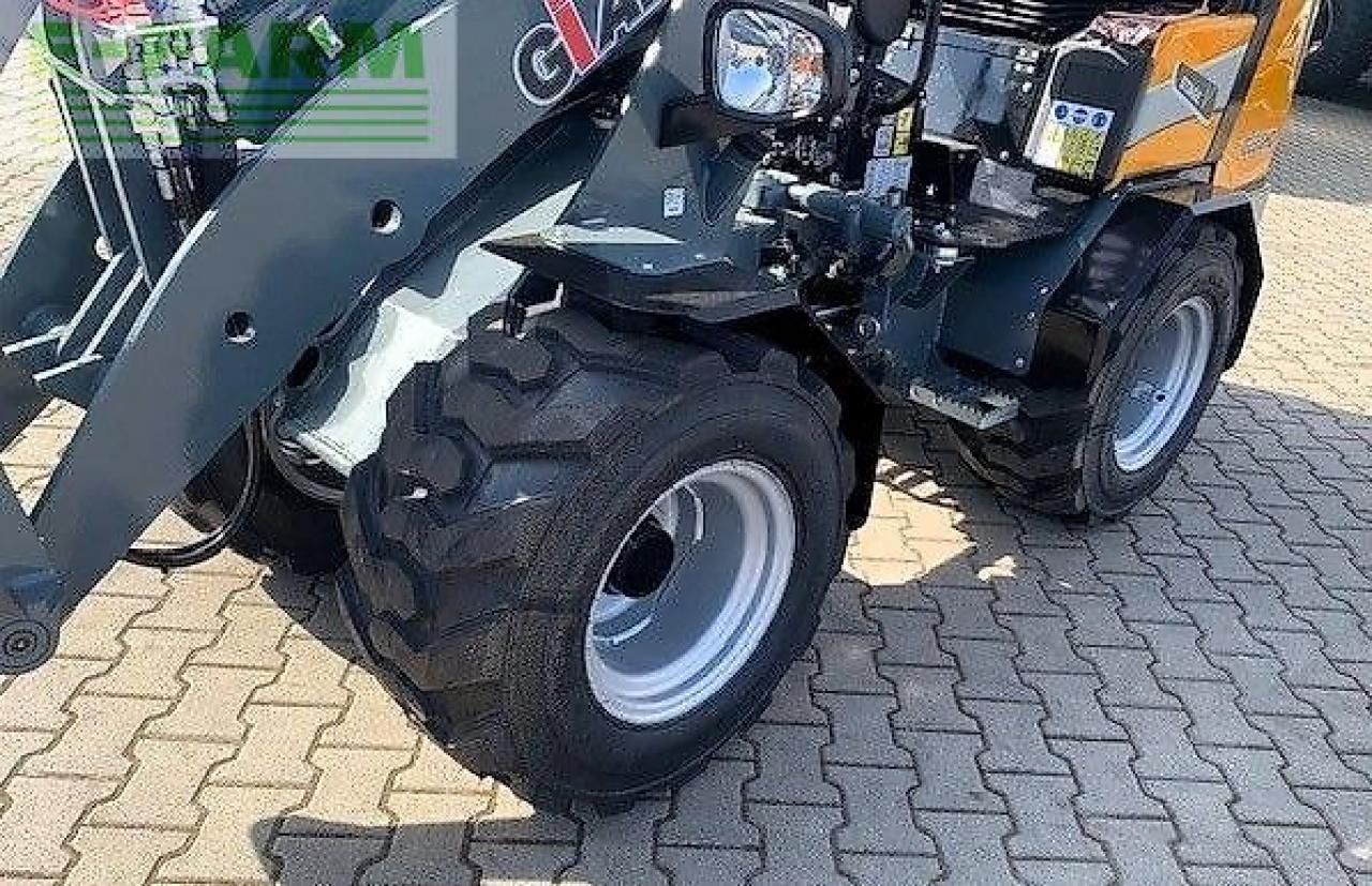 Giant g2300 hd vorführmaschine - Mini bager: slika 5 Giant g2300 hd vorführmaschine - Mini bager: slika 5