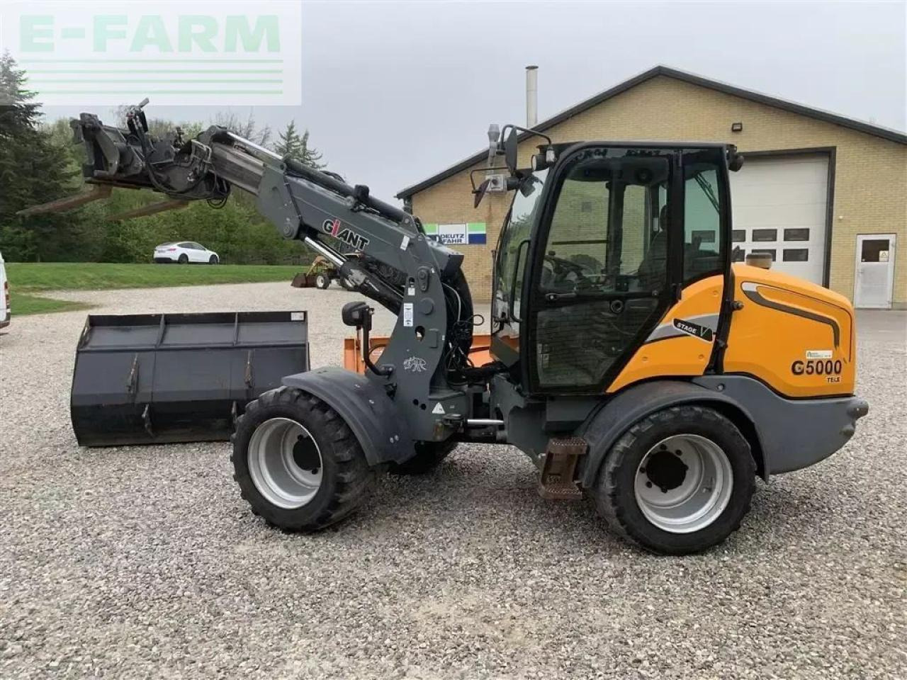 Giant g5000tele - Mini bager: slika 3 Giant g5000tele - Mini bager: slika 3