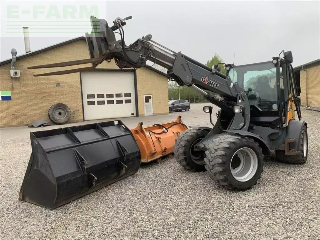 Giant g5000tele - Mini bager: slika 4 Giant g5000tele - Mini bager: slika 4