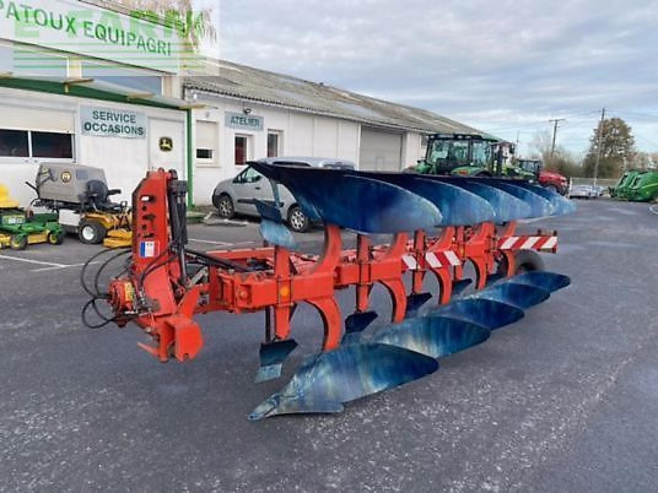 Gregoire Besson rwb7 - Plug: slika 1 Gregoire Besson rwb7 - Plug: slika 1