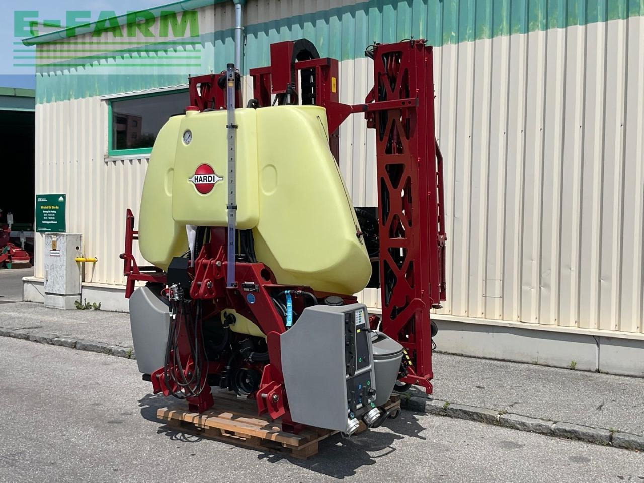 Hardi Mega 1200 - Vučena prskalica: slika 1 Hardi Mega 1200 - Vučena prskalica: slika 1