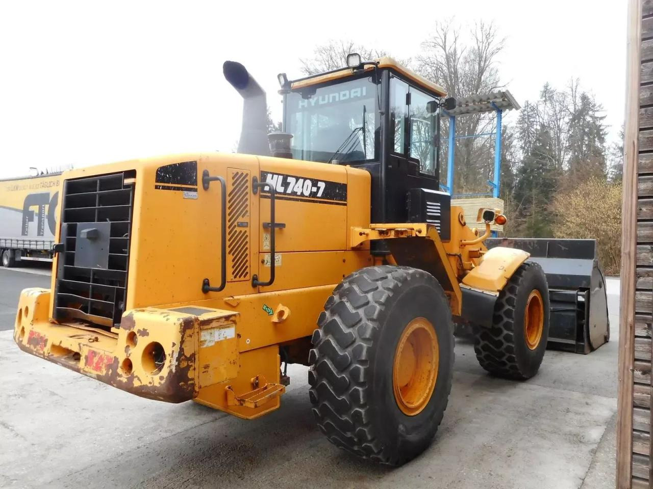 Hyundai hl740-7 mit hochkippschaufel u. volvo sw - Mini bager: slika 4 Hyundai hl740-7 mit hochkippschaufel u. volvo sw - Mini bager: slika 4