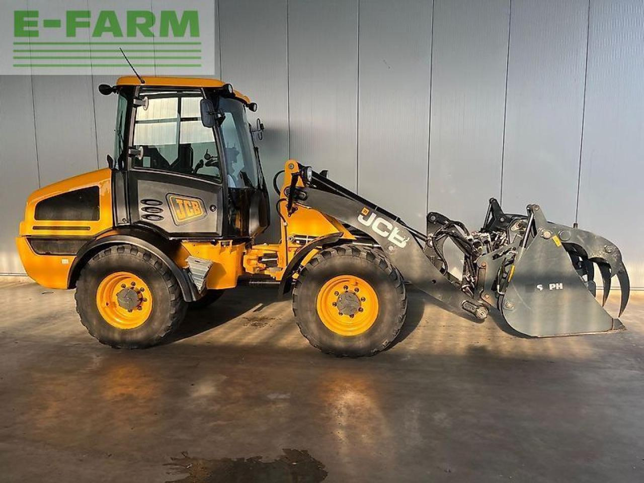 JCB 409 agri - Mini bager: slika 4 JCB 409 agri - Mini bager: slika 4