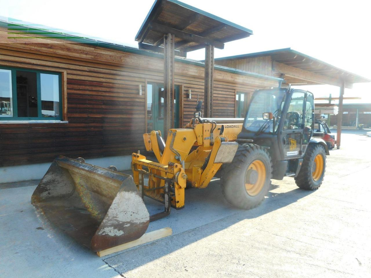 JCB jcb 533-105 ( 3,3t - 10,5m ) - Teleskopski upravljač: slika 2 JCB jcb 533-105 ( 3,3t - 10,5m ) - Teleskopski upravljač: slika 2