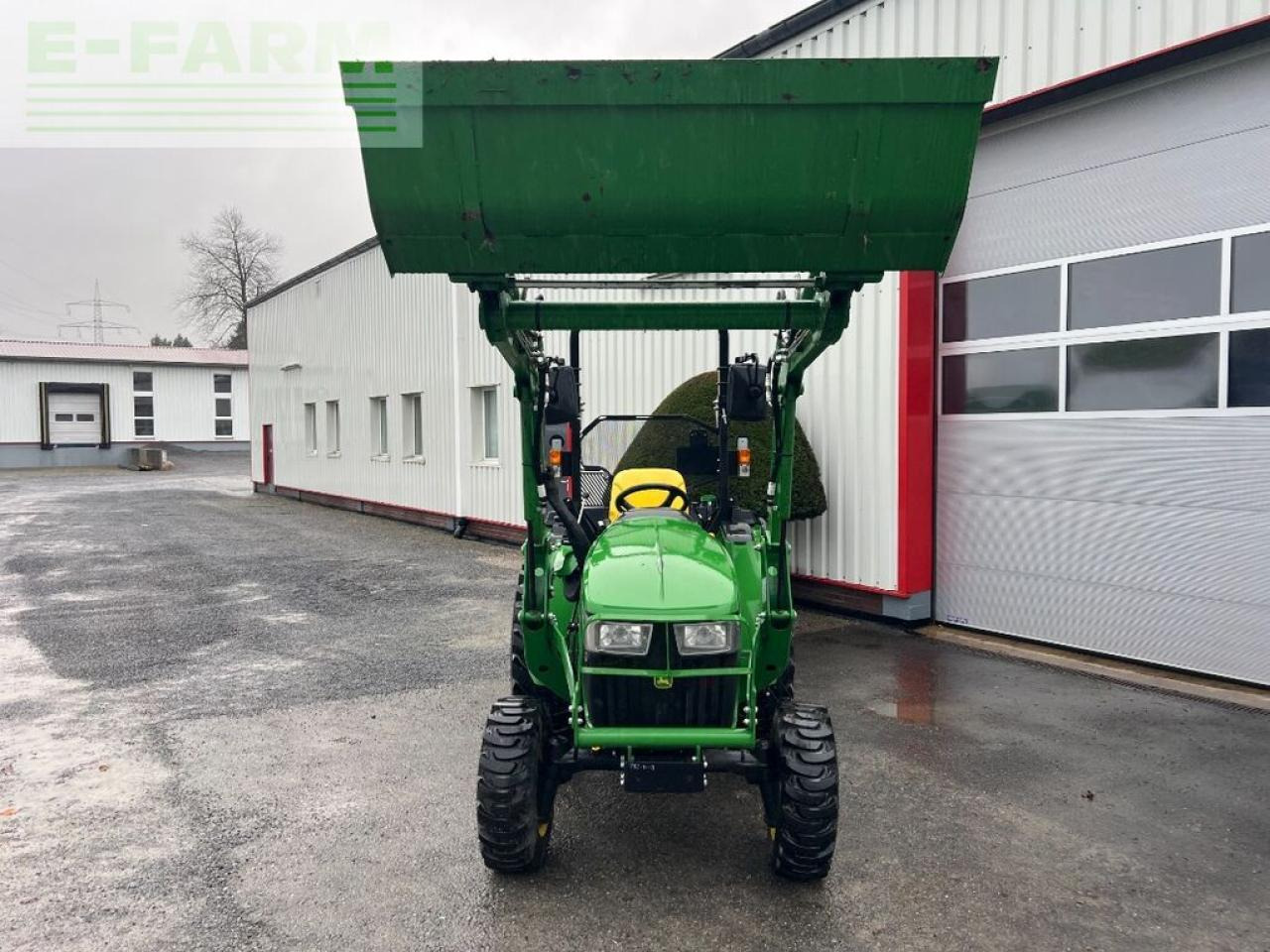 John Deere 3025e - Traktor: slika 2 John Deere 3025e - Traktor: slika 2