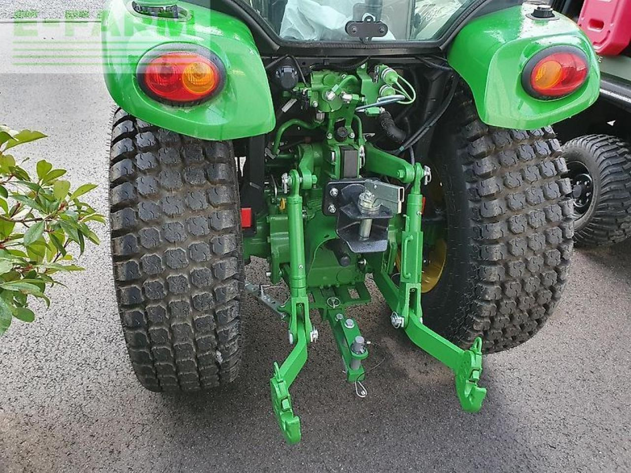 John Deere 3039r neumaschine - Traktor: slika 4 John Deere 3039r neumaschine - Traktor: slika 4