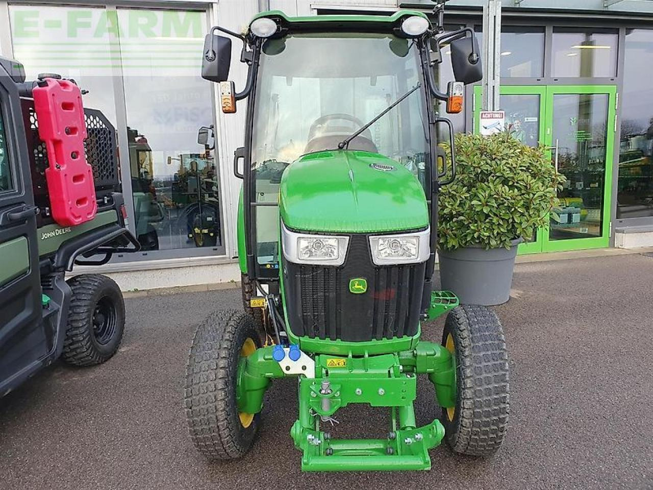 John Deere 3039r neumaschine - Traktor: slika 2 John Deere 3039r neumaschine - Traktor: slika 2