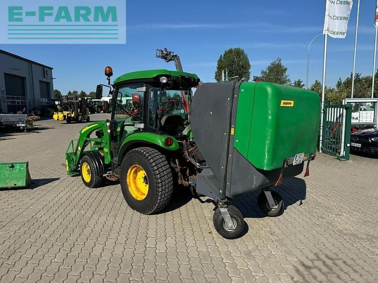 John Deere 3720 - Traktor: slika 3 John Deere 3720 - Traktor: slika 3