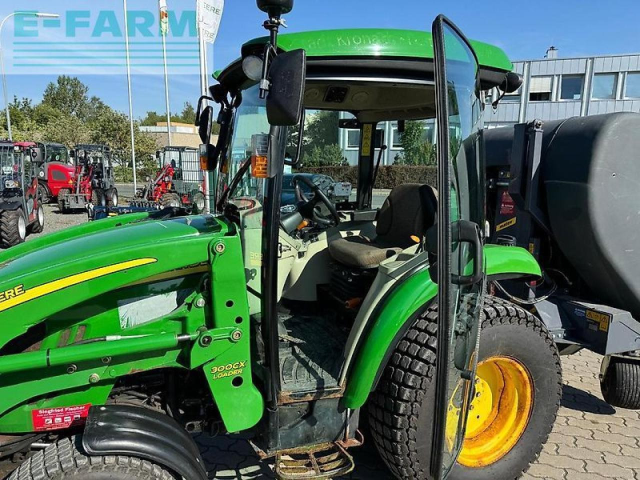 John Deere 3720 - Traktor: slika 5 John Deere 3720 - Traktor: slika 5