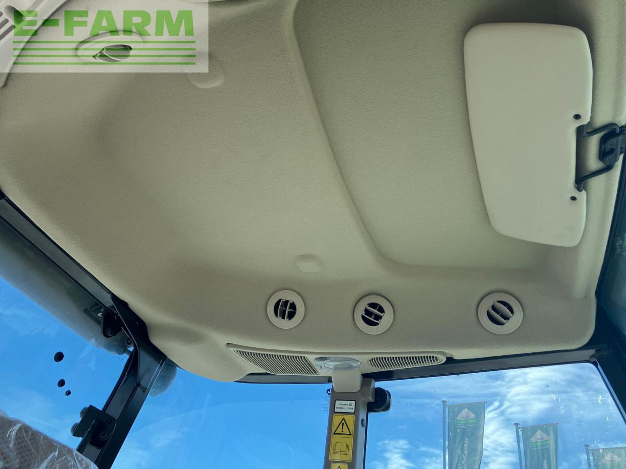 Traktor John Deere 5067E: slika 8