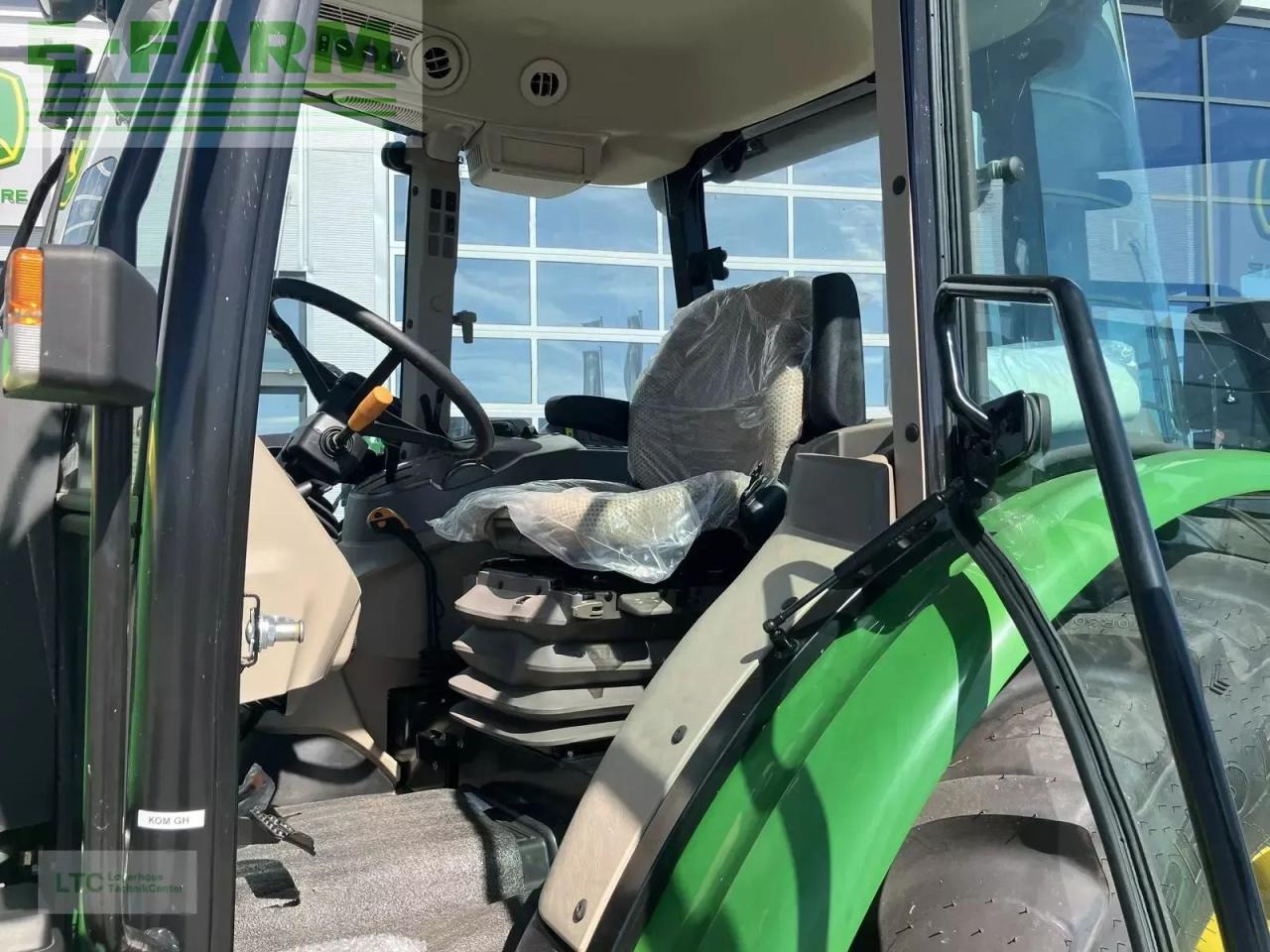 John Deere 5067e - Traktor: slika 5 John Deere 5067e - Traktor: slika 5