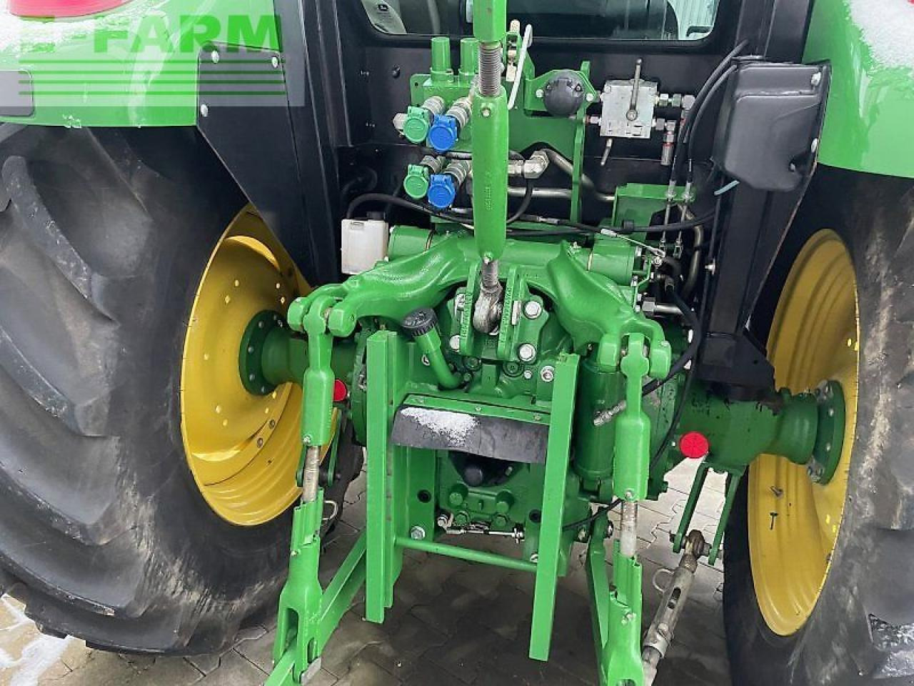John Deere 5075 m - Traktor: slika 4 John Deere 5075 m - Traktor: slika 4