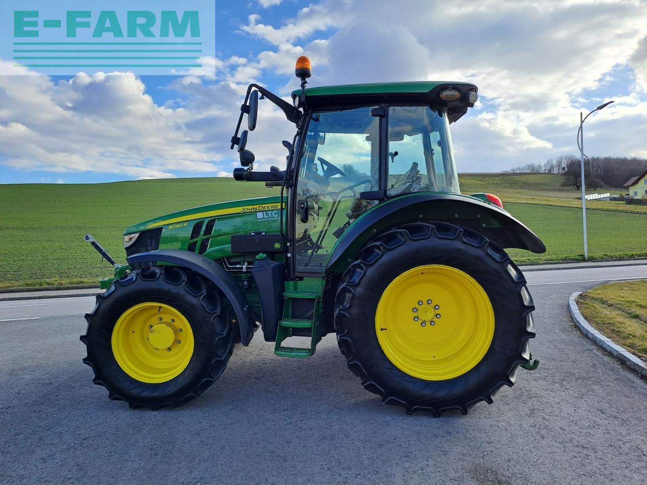 John Deere 5090r / lastschalt (gebrauchter john deere 5r) - Traktor: slika 5 John Deere 5090r / lastschalt (gebrauchter john deere 5r) - Traktor: slika 5