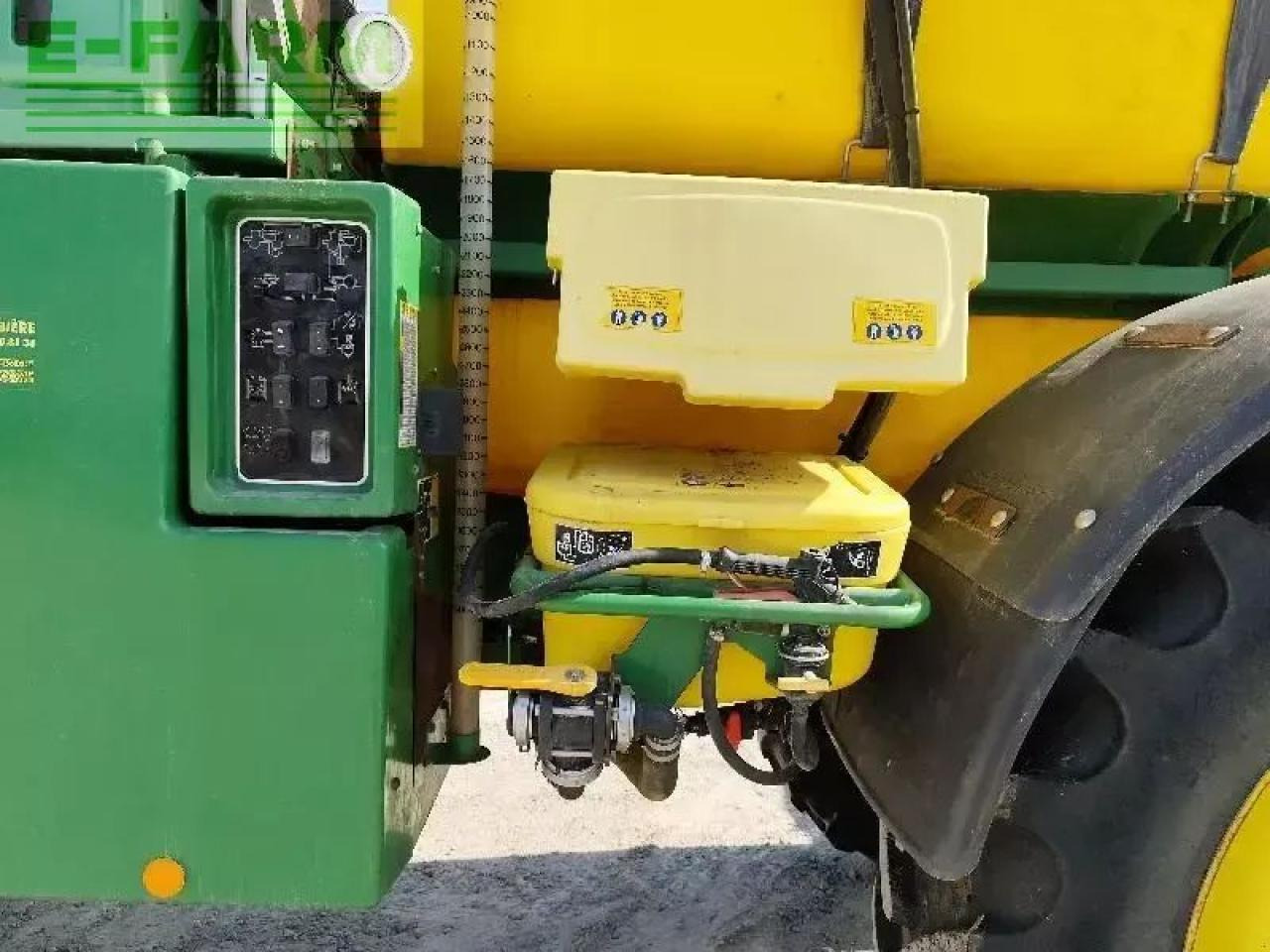 John Deere 5430i - Vučena prskalica: slika 4 John Deere 5430i - Vučena prskalica: slika 4