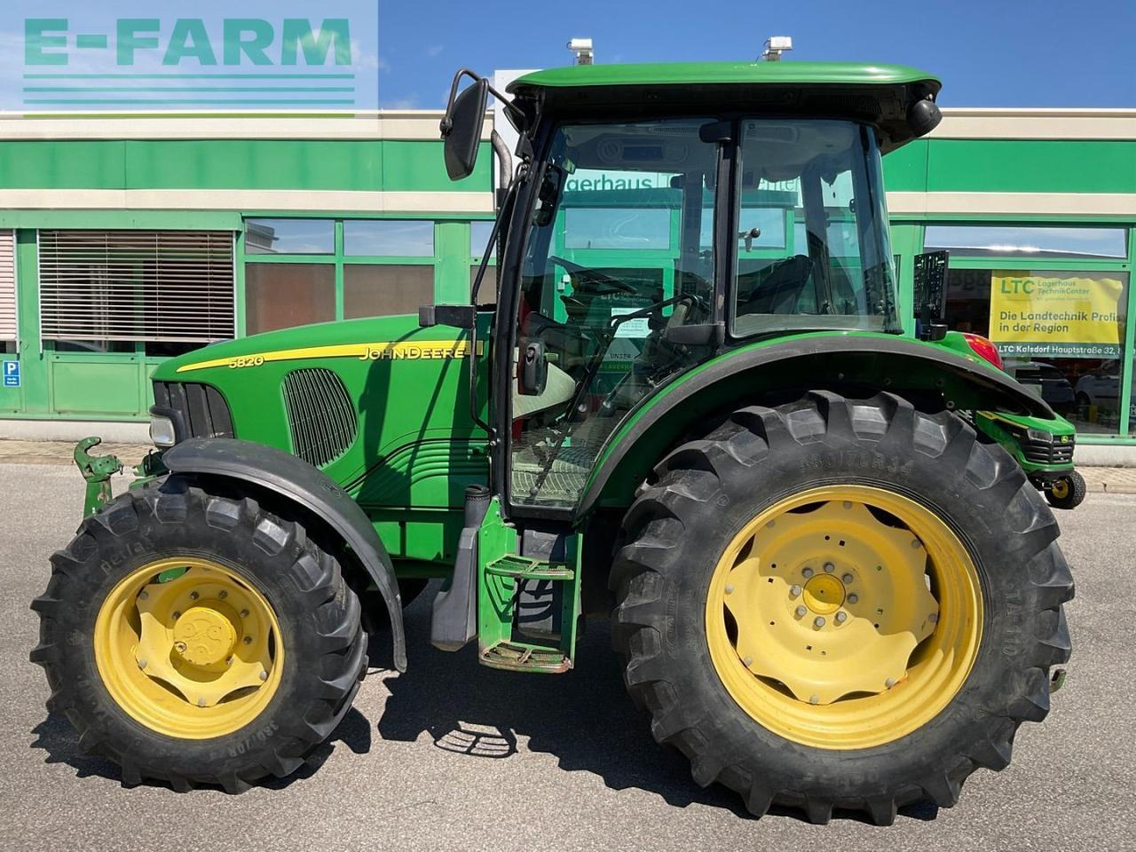 John Deere 5820 - Traktor: slika 2 John Deere 5820 - Traktor: slika 2