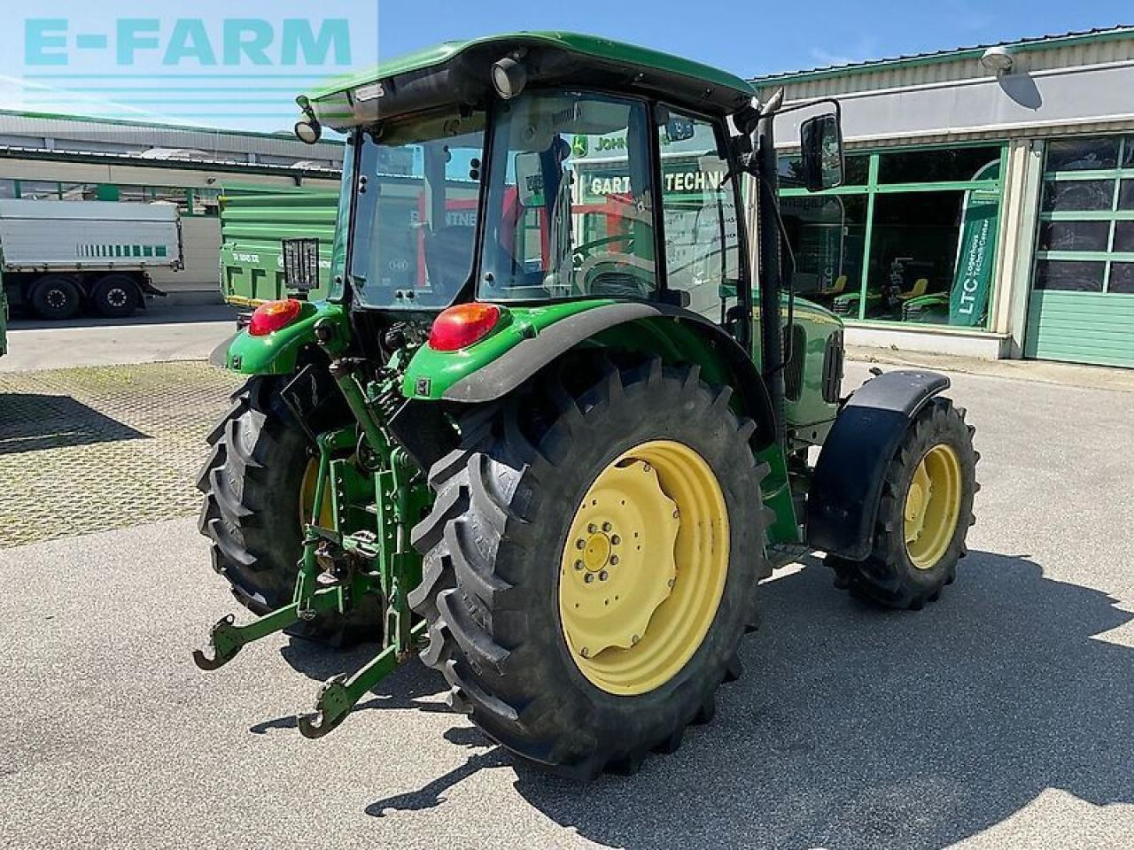 John Deere 5820 - Traktor: slika 3 John Deere 5820 - Traktor: slika 3