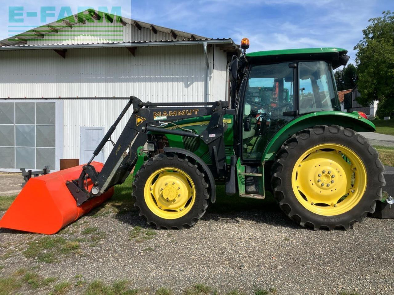 John Deere 5820 - Traktor: slika 2 John Deere 5820 - Traktor: slika 2